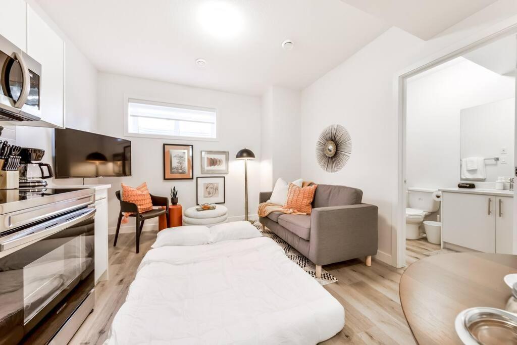 Cozy Nordic Utopia, Bsmt Suite Near Wem & Dt, King Bed, Wifi Edmonton Exterior photo